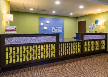 Holiday Inn Express Hotel & Suites Orlando - Apopka by IHG hotel thumbnail 2
