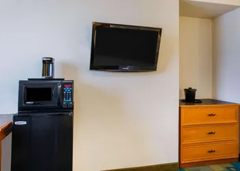 La Quinta Inn by Wyndham Norfolk Virginia Beach hotel thumbnail 4