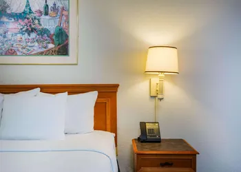 La Quinta Inn by Wyndham Norfolk Virginia Beach hotel thumbnail 5