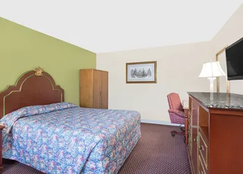 Knights Inn Emporia hotel thumbnail 6