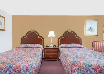 Knights Inn Emporia hotel thumbnail 7