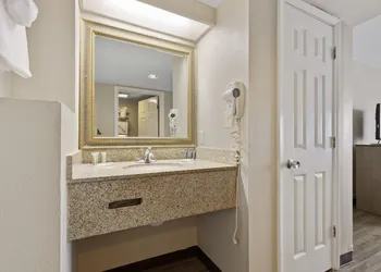 Atlantic crest inn and suites hotel thumbnail 8