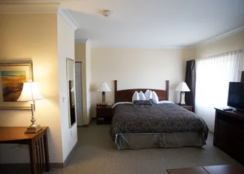 Staybridge Suites San Antonio Sea World by IHG hotel thumbnail 7