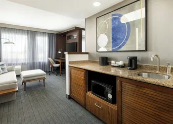 Courtyard by Marriott Los Angeles Woodland Hills hotel thumbnail 8