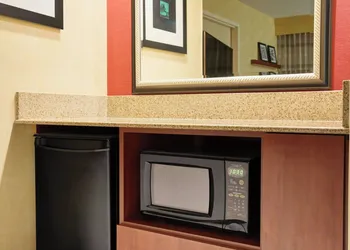Courtyard by Marriott Des Moines West Clive hotel thumbnail 5