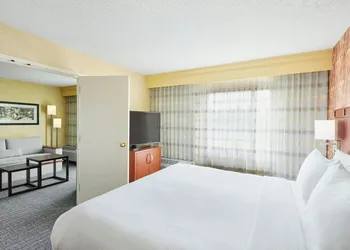 Courtyard by Marriott Des Moines West Clive hotel thumbnail 7
