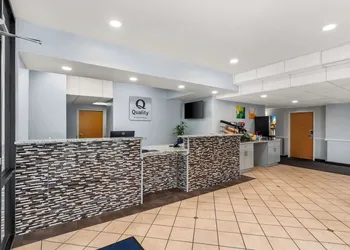 Quality Inn & Suites Biloxi - Ocean Springs hotel thumbnail 3