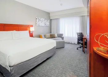 Courtyard by Marriott Dallas Arlington South hotel thumbnail 4