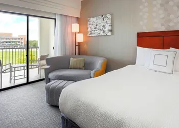 Courtyard by Marriott Dallas Arlington South hotel thumbnail 5