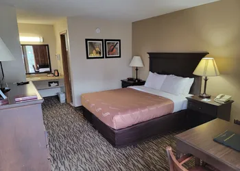 Quality Inn West-Branson Theatre District hotel thumbnail 7