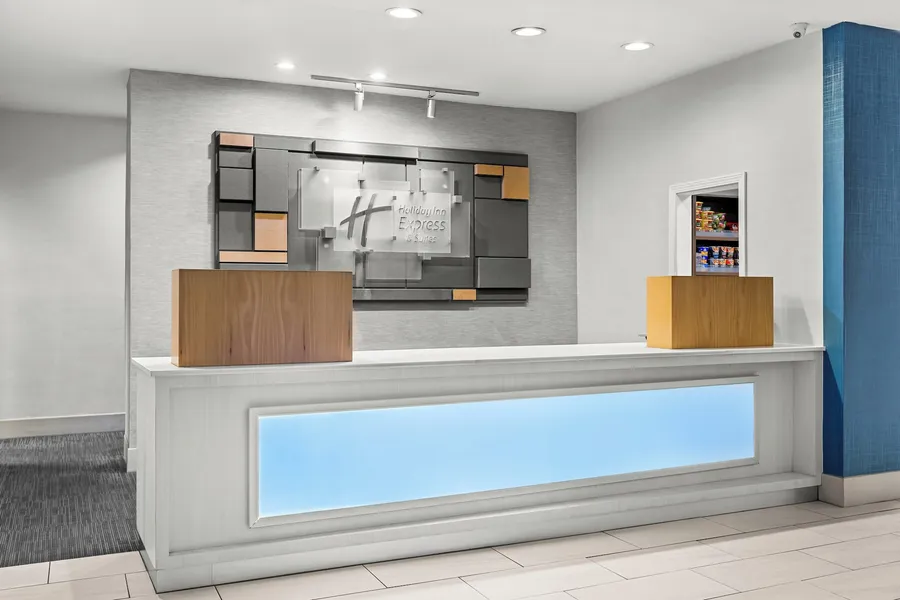 Holiday Inn Express and Suites Savannah - Midtown by IHG hotel detail image 2