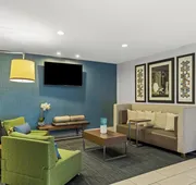 Holiday Inn Express and Suites Savannah - Midtown by IHG hotel detail image 3