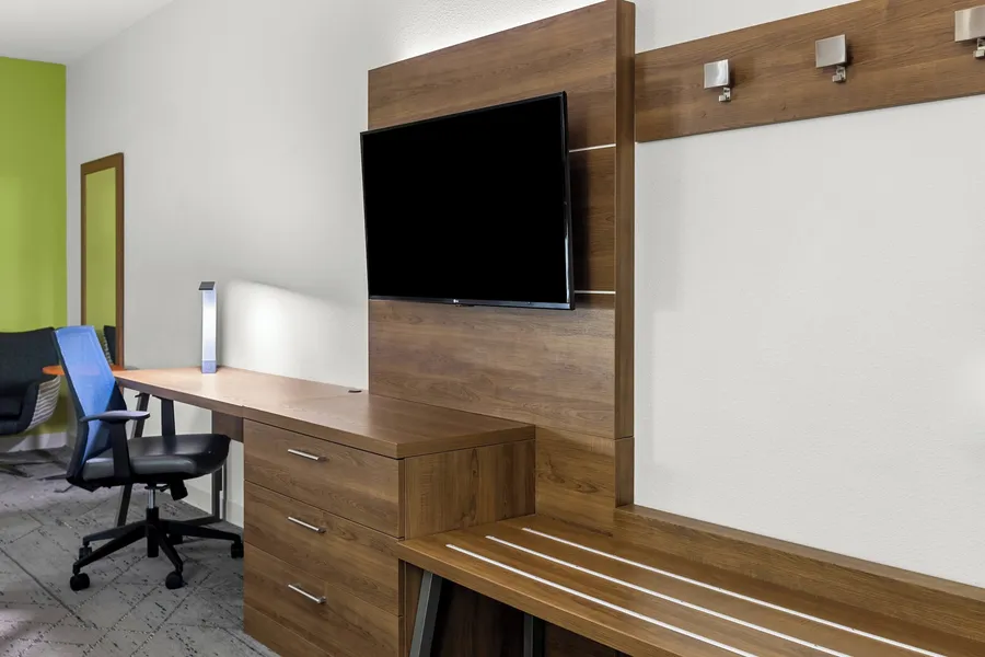 Holiday Inn Express and Suites Savannah - Midtown by IHG hotel detail image 6