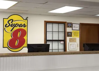 Super 8 by Wyndham South Padre Island hotel thumbnail 3