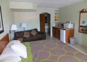 Super 8 by Wyndham South Padre Island hotel thumbnail 5