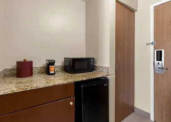 Comfort Suites Near Universal Orlando Resort hotel thumbnail 5