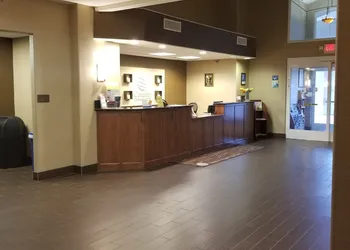 Comfort Inn & Suites Galt - Lodi North hotel thumbnail 2