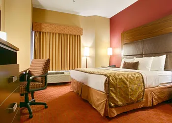 Best Western Plus Woodland Hills Hotel & Suites hotel thumbnail 6