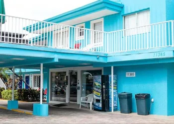 The Bayside Inn & Marina hotel thumbnail 3
