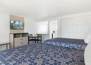 The Bayside Inn & Marina hotel thumbnail 6