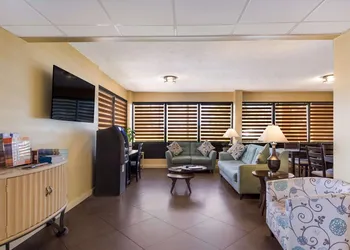 SureStay Hotel by Best Western St. Pete Clearwater Airport hotel thumbnail 3