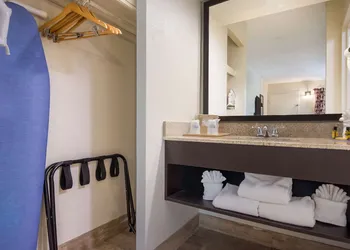 SureStay Hotel by Best Western St. Pete Clearwater Airport hotel thumbnail 8