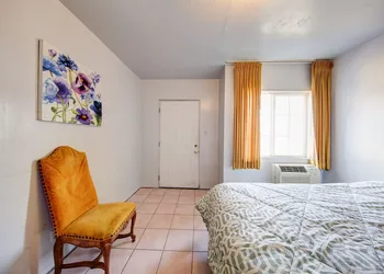 Pavilions Motel hotel thumbnail 5