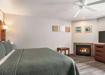 Travelodge by Wyndham Depoe Bay hotel thumbnail 6