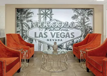 La Quinta Inn & Suites by Wyndham Las Vegas Red Rock hotel thumbnail 3