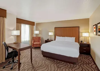 La Quinta Inn & Suites by Wyndham Las Vegas Red Rock hotel thumbnail 4