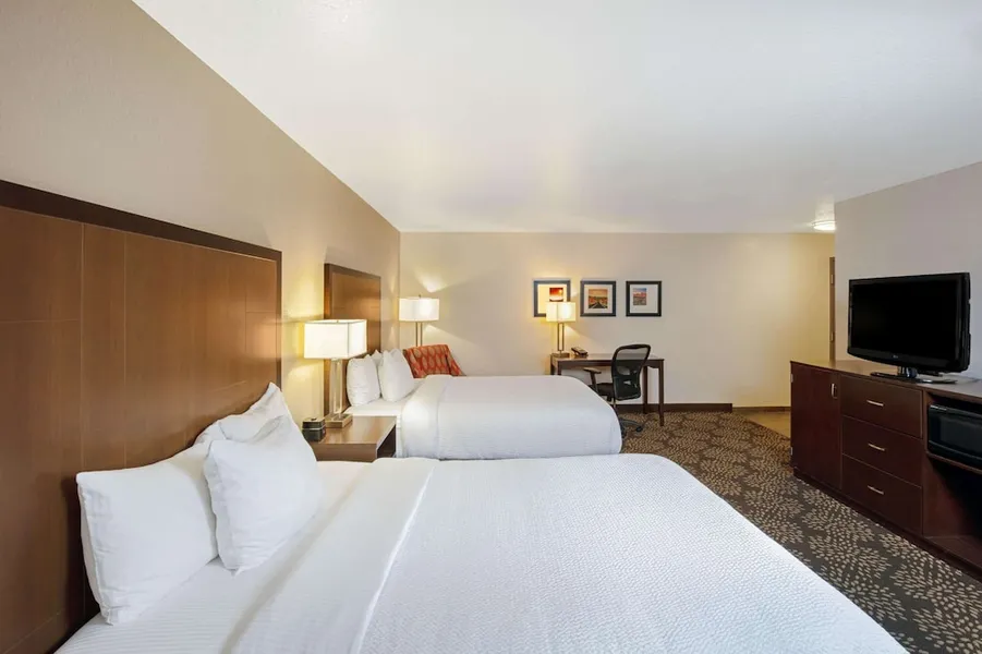 La Quinta Inn & Suites by Wyndham Las Vegas Red Rock hotel detail image 6