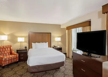 La Quinta Inn & Suites by Wyndham Las Vegas Red Rock hotel thumbnail 7