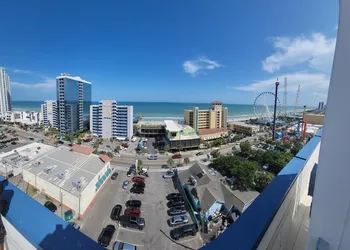 Aqua Beach Inn hotel thumbnail 7
