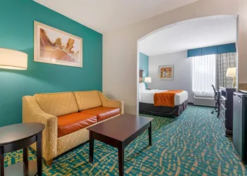 Comfort Inn & Suites Fort Lauderdale West Turnpike hotel thumbnail 4