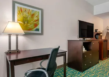Comfort Inn & Suites Fort Lauderdale West Turnpike hotel thumbnail 8