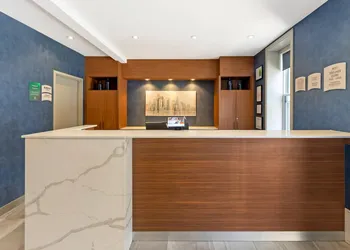Quality Inn Centre-Ville hotel thumbnail 5