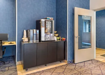 Quality Inn Centre-Ville hotel thumbnail 8