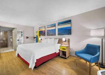 Days Inn by Wyndham Raleigh Midtown hotel thumbnail 4