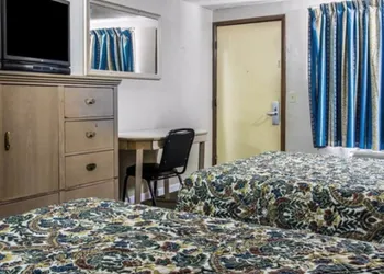 FairBridge Inn Express Battle Creek hotel thumbnail 8