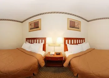 Crescent Hotel hotel thumbnail 2