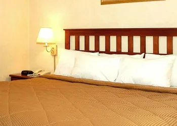 Crescent Hotel hotel thumbnail 3