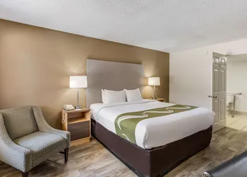 Quality Inn & Suites Hot Springs-Lake Hamilton hotel thumbnail 5