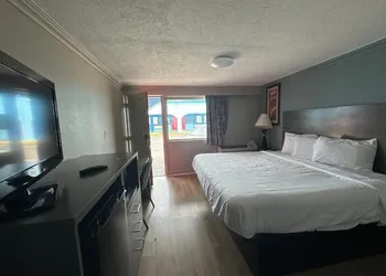 Econo Lodge Galveston Seawall hotel thumbnail 5