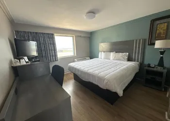 Econo Lodge Galveston Seawall hotel thumbnail 6