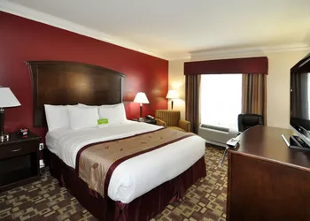La Quinta Inn & Suites by Wyndham Moreno Valley hotel thumbnail 4