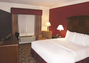 La Quinta Inn & Suites by Wyndham Moreno Valley hotel thumbnail 8