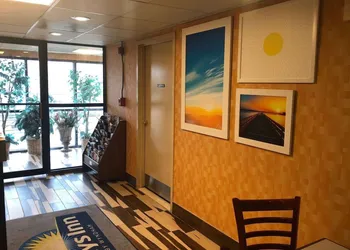Days Inn by Wyndham Jersey City / NYC Area hotel thumbnail 2