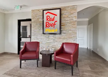 Red Roof Inn PLUS+ Galveston - Beachfront hotel thumbnail 3