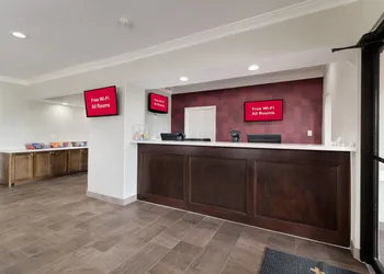 Red Roof Inn PLUS+ Galveston - Beachfront hotel thumbnail 4