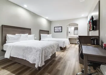 Red Roof Inn PLUS+ Galveston - Beachfront hotel thumbnail 5